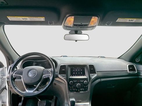 Used 2019 Jeep Grand Cherokee Laredo RWD image 20