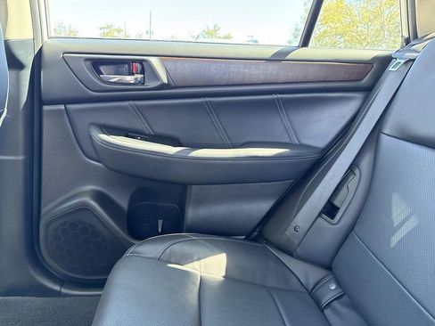 Used 2018 Subaru Outback 3.6R Limited image 17