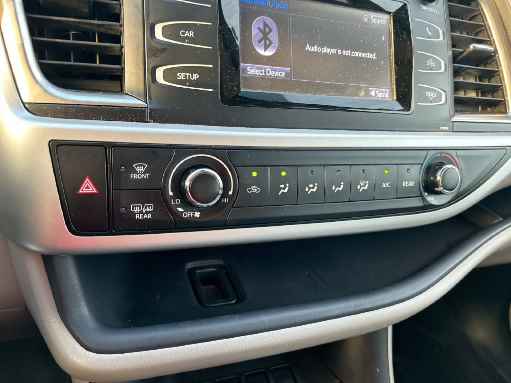 Used 2019 Toyota Highlander LE FWD image 23