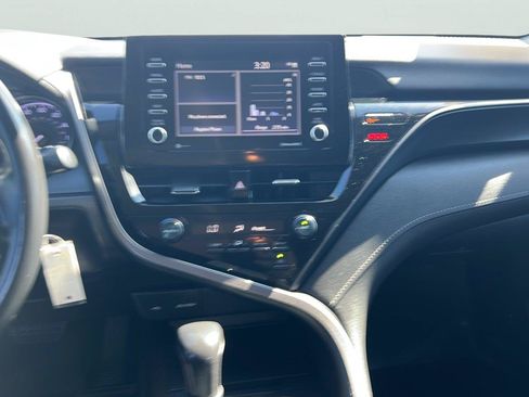 Used 2021 Toyota Camry SE FWD image 11