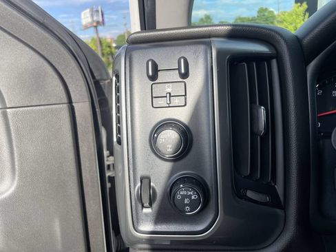 Used 2018 Chevrolet Silverado 1500 LT w/ All Star Edition AWD/4WD image 19