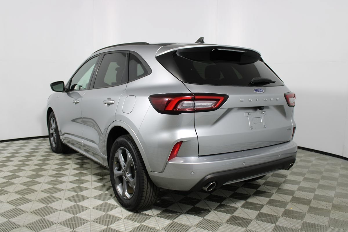 Used 2023 Ford Escape ST-Line w/ Equipment Group 301A FWD image 4