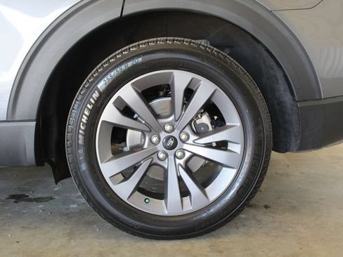 Used 2024 Ford Explorer XLT w/ Equipment Group 202A RWD image 29