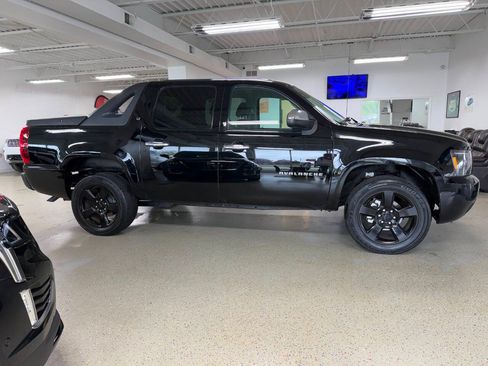 Used 2012 Chevrolet Avalanche LT AWD/4WD image 7