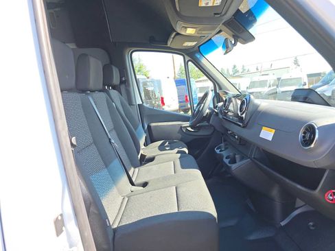 Used 2026 Mercedes-Benz Sprinter 2500 image 11