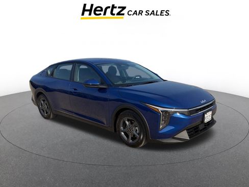 Used 2025 Kia K4 LXS image 1