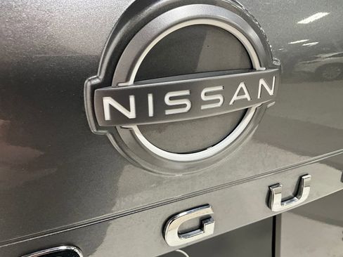 Used 2023 Nissan Rogue SL w/ SL Premium Package image 29