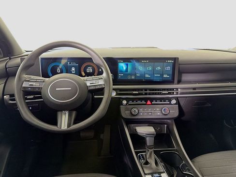 Used 2025 Hyundai Santa Cruz SE image 23