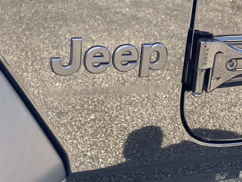 Used 2024 Jeep Wrangler Sport AWD/4WD image 12