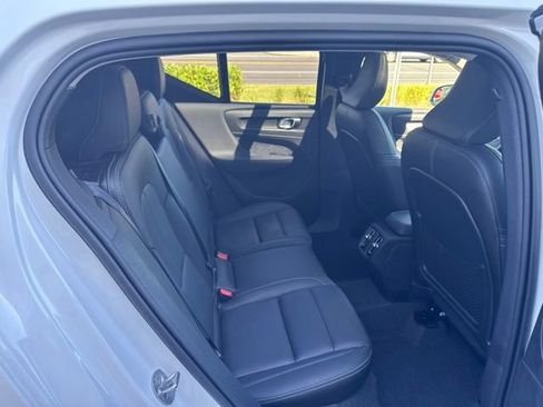 Certified 2025 Volvo XC40 B5 Core AWD/4WD image 13