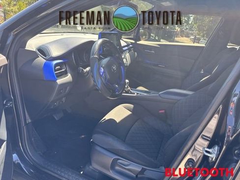 Used 2021 Toyota C-HR XLE FWD image 7