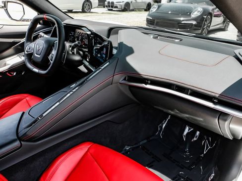 Used 2024 Chevrolet Corvette Z06 RWD image 10