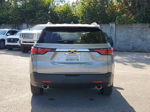 Used 2023 Chevrolet Traverse LT image 5