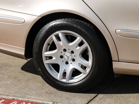 Used 2004 Mercedes-Benz E 320 4MATIC Wagon image 50