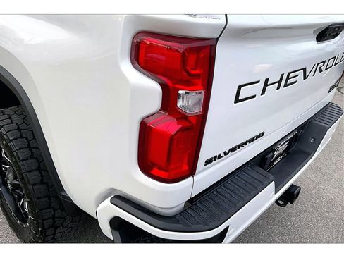 Used 2024 Chevrolet Silverado 3500 High Country w/ High Country Premium Package image 24