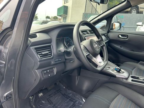 Used 2025 Nissan Leaf S FWD image 12