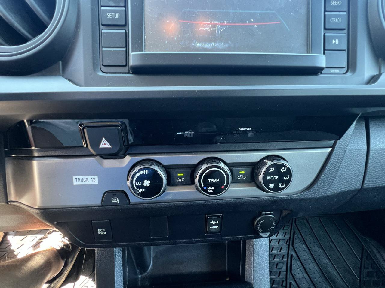 Used 2016 Toyota Tacoma SR RWD image 18