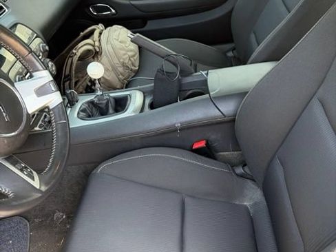 Used 2011 Chevrolet Camaro SS RWD image 2