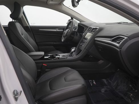 Used 2016 Ford Fusion Titanium image 10