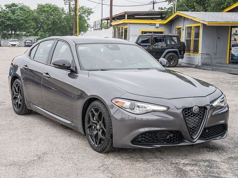 Used 2021 Alfa Romeo Giulia Sprint w/ Nero Edizione RWD image 3