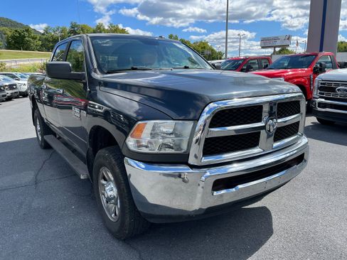Used 2018 RAM 2500 SLT AWD/4WD image 4