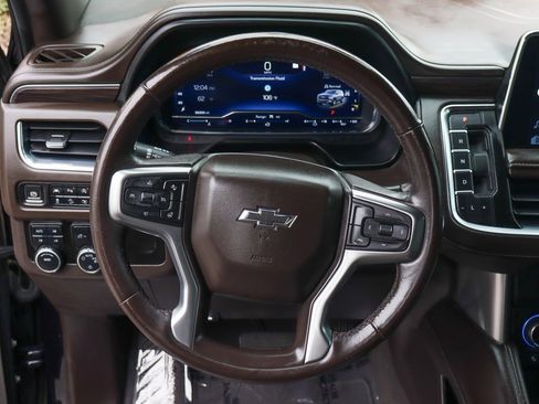 Used 2022 Chevrolet Suburban Z71 w/ Luxury Package image 25