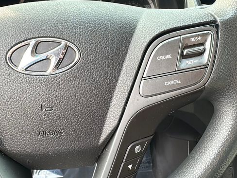 Used 2018 Hyundai Santa Fe SE FWD image 30