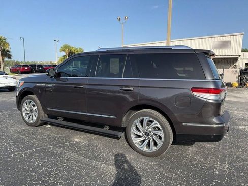 Used 2024 Lincoln Navigator Reserve AWD/4WD image 5