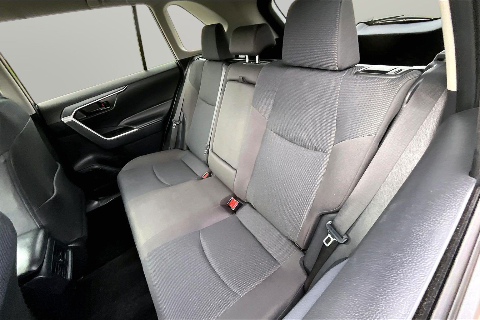 Used 2024 Toyota RAV4 LE AWD/4WD image 18