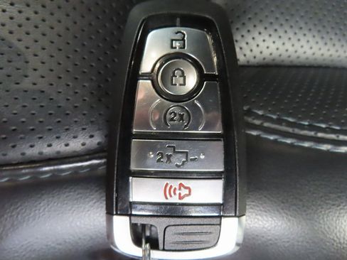 Used 2025 Ford F250 Platinum image 76