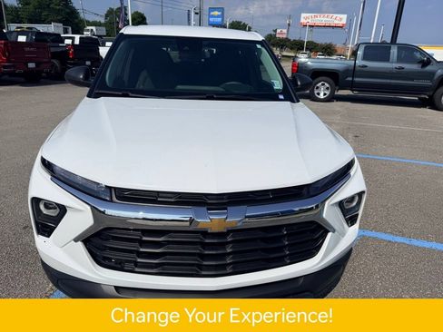 Used 2024 Chevrolet TrailBlazer LS w/ LS Convenience Package FWD image 11
