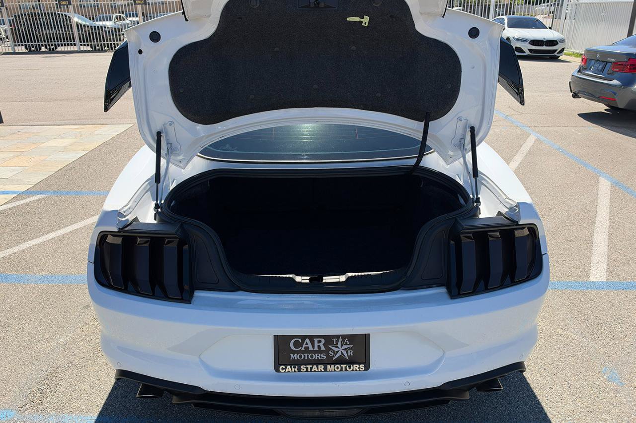Used 2021 Ford Mustang Premium RWD image 8