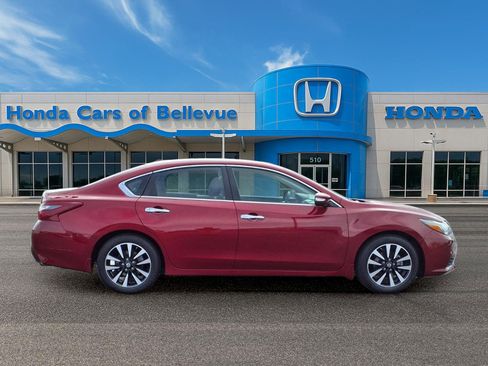 Used 2018 Nissan Altima 2.5 SL w/ 2.5 SL Technology Package FWD image 9