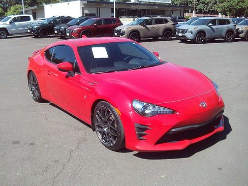 Used 2017 Toyota 86 RWD image 7