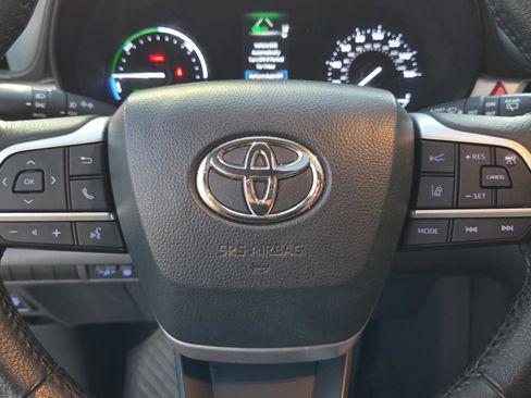 Used 2021 Toyota Sienna XLE image 29