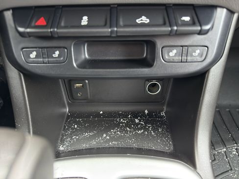 Used 2015 Chevrolet Colorado LT w/ Luxury Package image 20