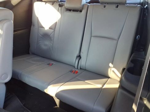 Used 2022 Toyota Highlander XLE image 20