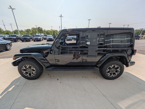 New 2025 Jeep Wrangler Sahara image 7