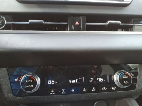 Used 2024 Mitsubishi Outlander SE image 22