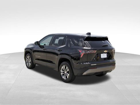 Used 2026 Chevrolet Equinox LT FWD image 3