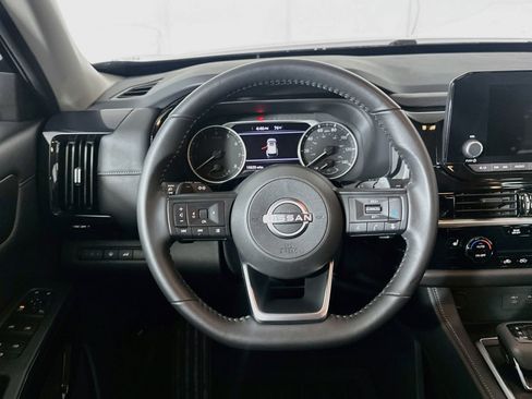Used 2025 Nissan Pathfinder SV FWD image 18