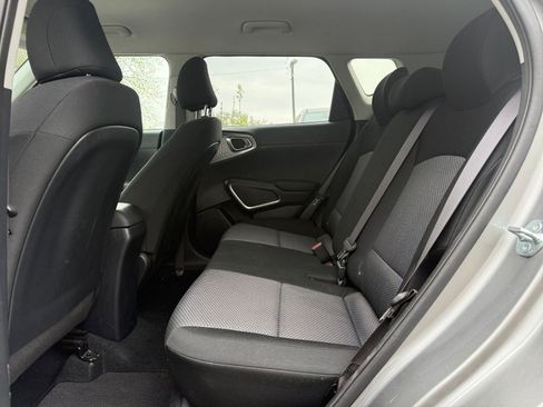 Used 2025 Kia Soul LX w/ LX Technology Package image 23