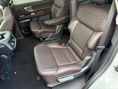 New 2026 Ford Expedition Platinum w/ Platinum Ultimate Package AWD/4WD image 38