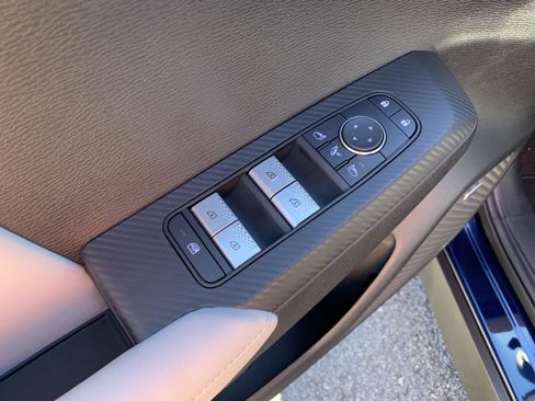 New 2025 Mitsubishi Outlander SE image 6