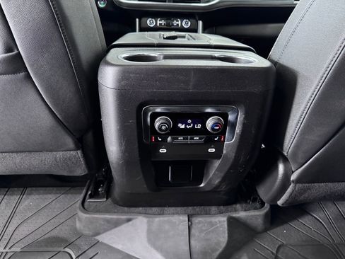 Certified 2024 Chevrolet Suburban Premier AWD/4WD image 32