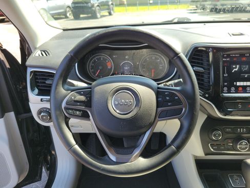 Used 2020 Jeep Cherokee Limited FWD image 24