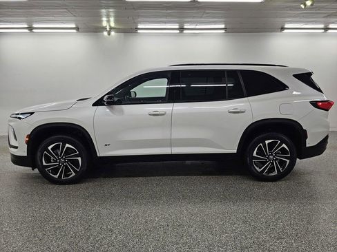 Used 2025 Buick Enclave Sport Touring w/ Super Cruise Package FWD image 9