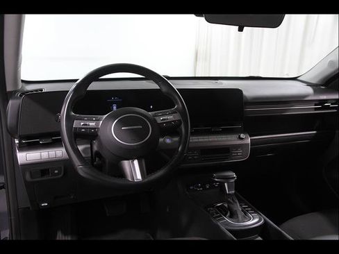 Certified 2025 Hyundai Kona SEL AWD/4WD image 6