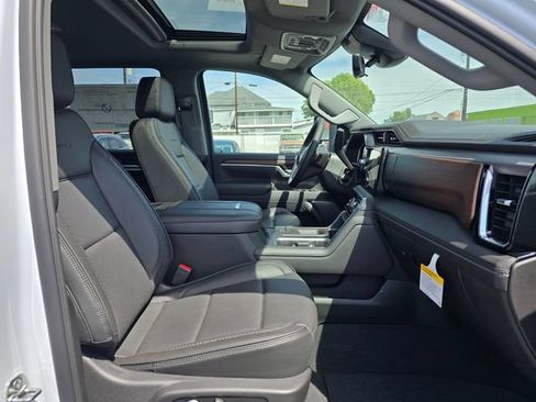 New 2026 GMC Sierra 2500 Denali w/ Denali Reserve Package AWD/4WD image 10