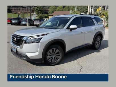 Used 2024 Nissan Pathfinder SV
